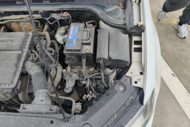 Used Volkswagen Sagitar 2017 1.6L Manual Comfort Model Engine Bay Left