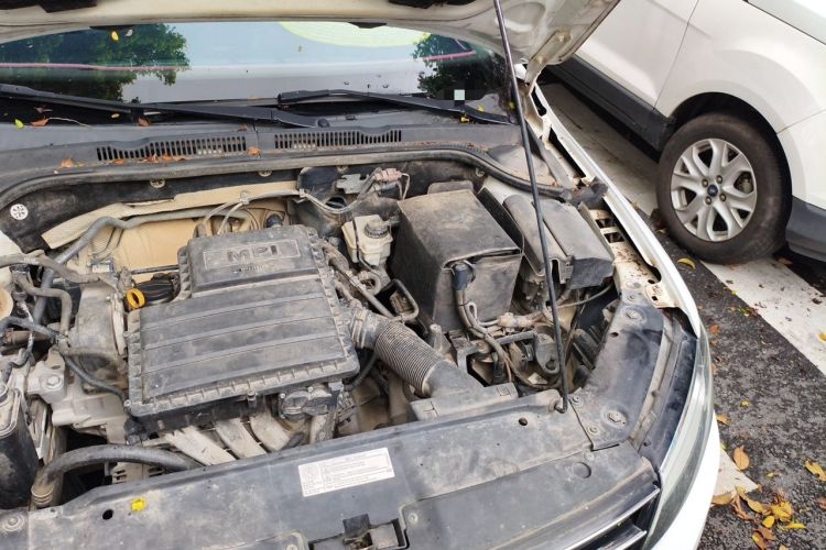 Used Volkswagen Sagitar 2017 1.6L Manual Comfort Model Engine Bay Left