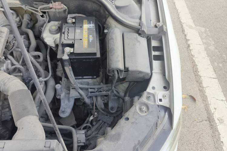 Used Volkswagen Sagitar 2017 1.6L Manual Comfort Model Engine Bay Left