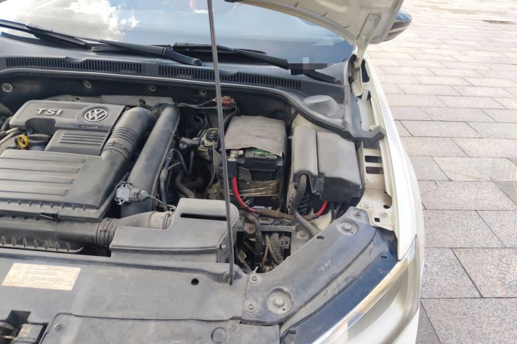 Used Volkswagen Sagitar 2017 230TSI Automatic Comfort Version Engine Bay Left