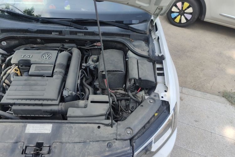 Used Volkswagen Sagitar 2017 230TSI Automatic Luxury Edition Engine Bay Left