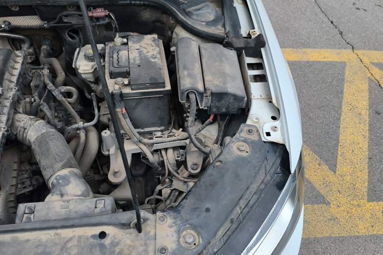 Used Volkswagen Sagitar 2017 1.6L Manual Comfort Model Engine Bay Left