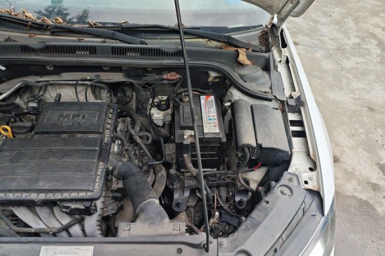 Used Volkswagen Sagitar 2017 1.6L Manual Comfort Model Engine Bay Left