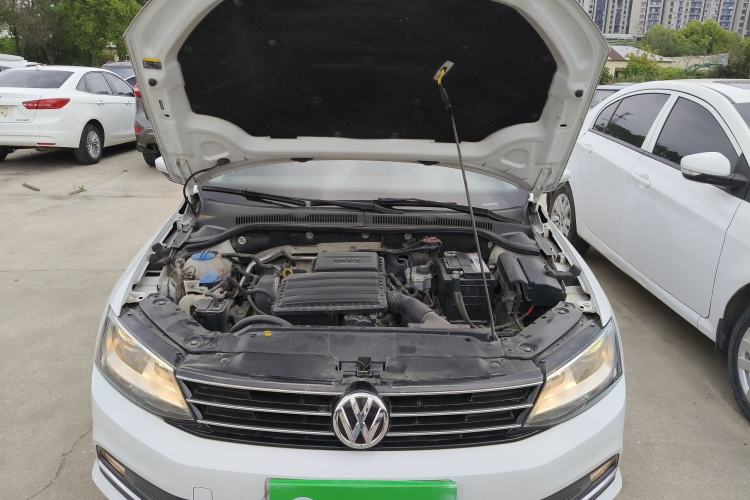 Used Volkswagen Sagitar 2017 1.6L Manual Comfort Model Engine Bay