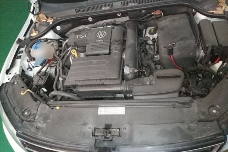Used Volkswagen Sagitar 2017 180TSI Automatic Luxury Edition Engine Bay