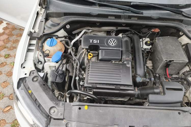 Used Volkswagen Sagitar 2017 230TSI Automatic Luxury Edition Engine Bay Right