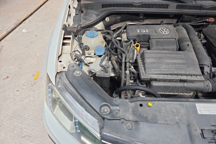Used Volkswagen Sagitar 2017 280TSI Automatic R-Line Engine Bay Right