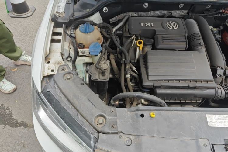 Used Volkswagen Sagitar 2017 230TSI Automatic Comfort Version Engine Bay Right