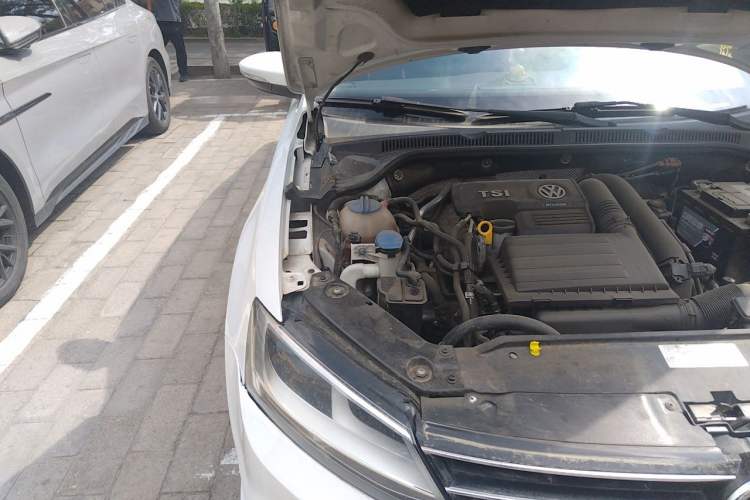Used Volkswagen Sagitar 2017 230TSI Automatic Comfort Version Engine Bay Right