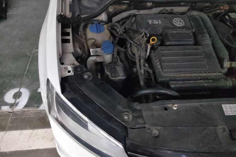 Used Volkswagen Sagitar 2017 180TSI Automatic Luxury Edition Engine Bay Right