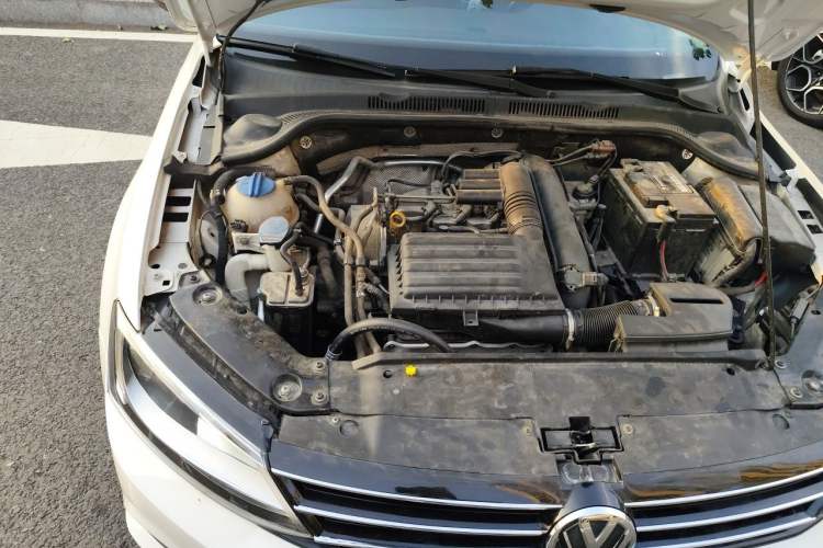 Used Volkswagen Sagitar 2017 230TSI Automatic Comfort Version Engine Bay Right
