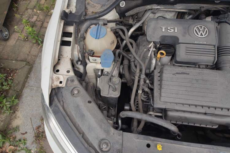 Used Volkswagen Sagitar 2017 230TSI Automatic Comfort Version Engine Bay Right