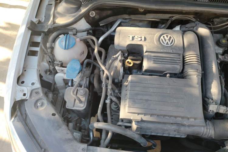 Used Volkswagen Sagitar 2017 180TSI Automatic Luxury Edition Engine Bay Right