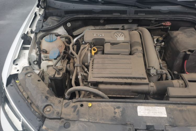 Used Volkswagen Sagitar 2017 230TSI Automatic Luxury Edition Engine Bay Right