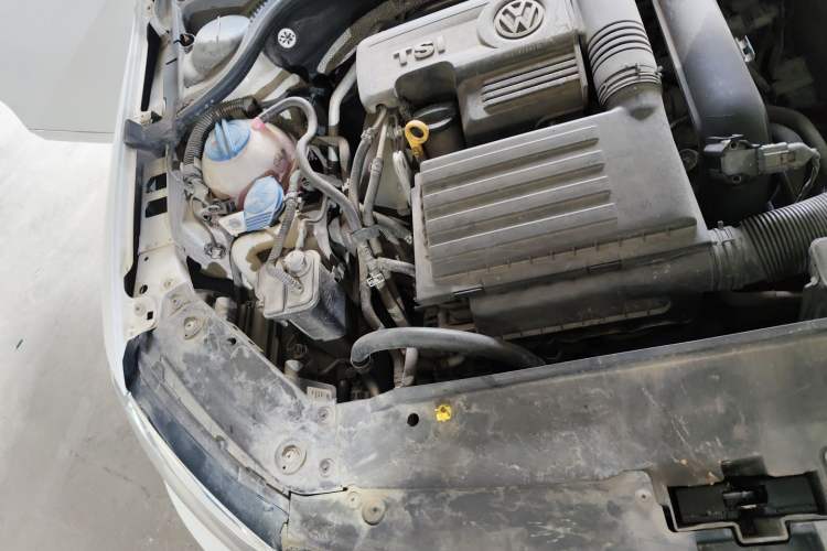 Used Volkswagen Sagitar 2017 230TSI Automatic Comfort Version Engine Bay Right