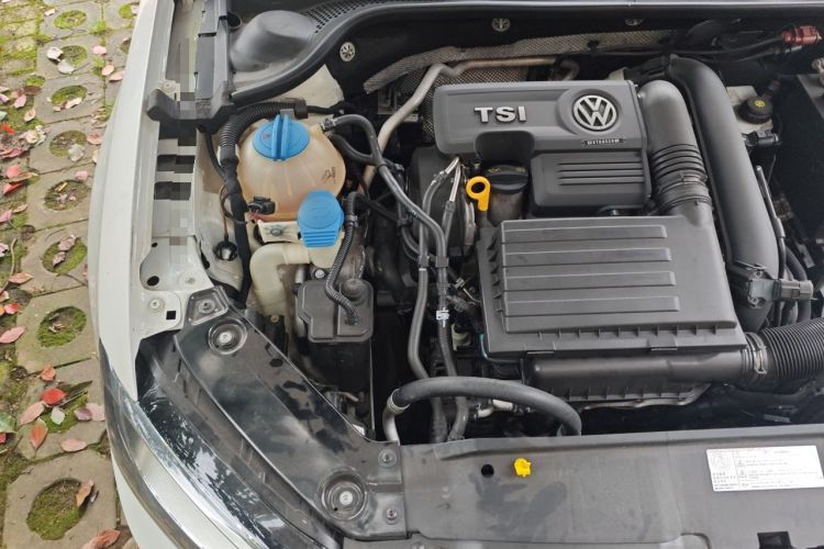 Used Volkswagen Sagitar 2017 230TSI Automatic Comfort Version Engine Bay Right