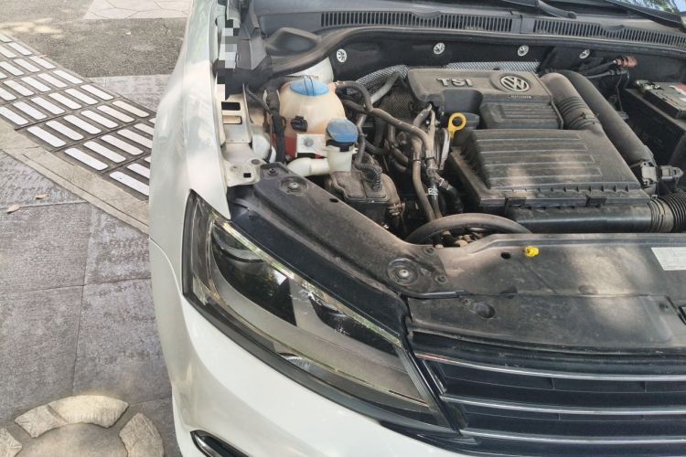 Used Volkswagen Sagitar 2017 230TSI Automatic Comfort Version Engine Bay Right