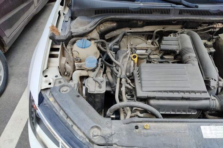 Used Volkswagen Sagitar 2017 230TSI Automatic Luxury Edition Engine Bay Right