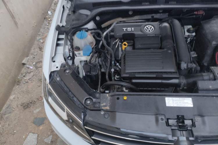 Used Volkswagen Sagitar 2017 230TSI Automatic Luxury Edition Engine Bay Right