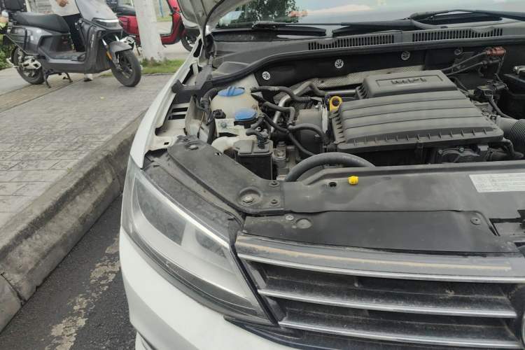 Used Volkswagen Sagitar 2017 1.6L Automatic Comfort Model Engine Bay Right
