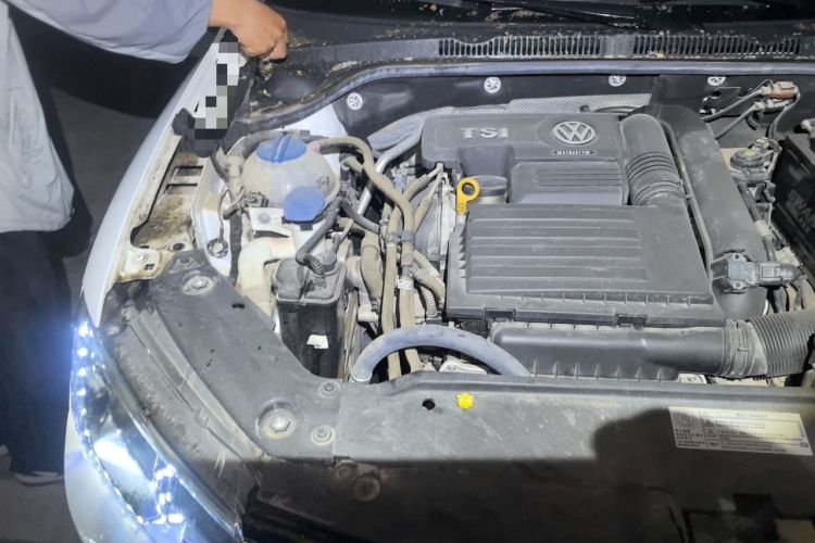 Used Volkswagen Sagitar 2017 230TSI Automatic Comfort Version Engine Bay Right