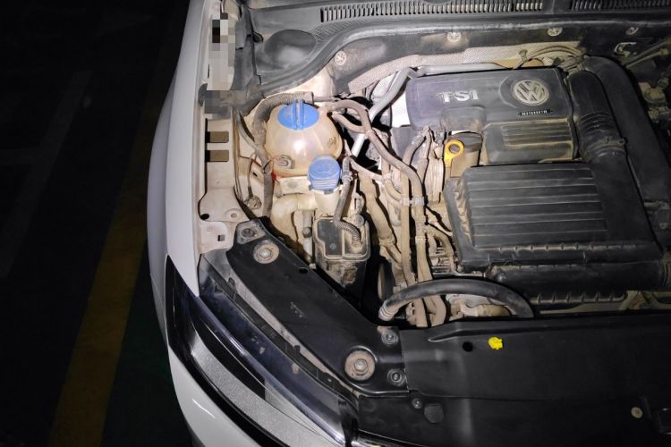 Used Volkswagen Sagitar 2017 230TSI Automatic Comfort Version Engine Bay Right