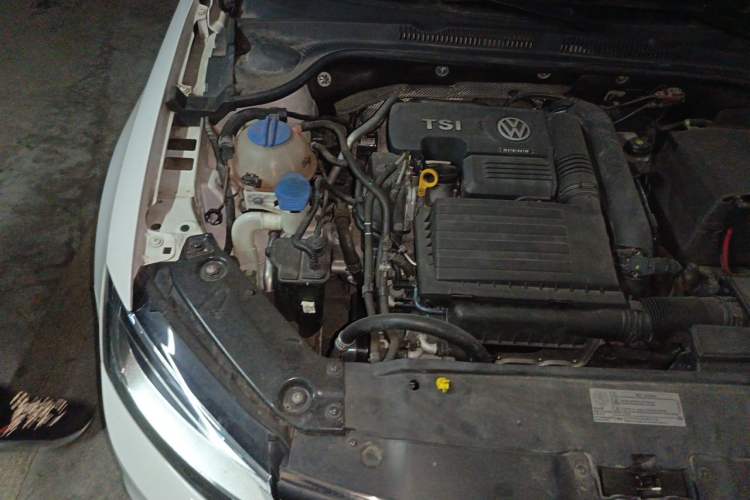 Used Volkswagen Sagitar 2017 230TSI Automatic Comfort Version Engine Bay Right