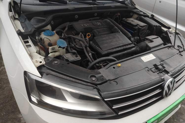 Used Volkswagen Sagitar 2017 230TSI Automatic Comfort Version Engine Bay Right