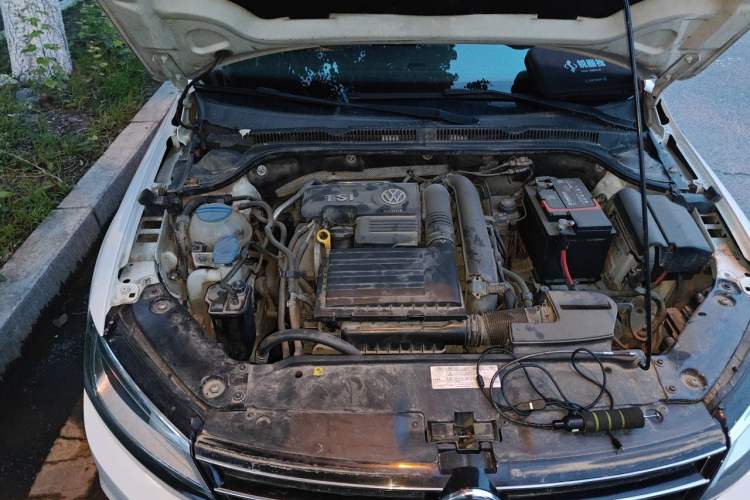 Used Volkswagen Sagitar 2017 230TSI Automatic Comfort Version Engine Bay Right