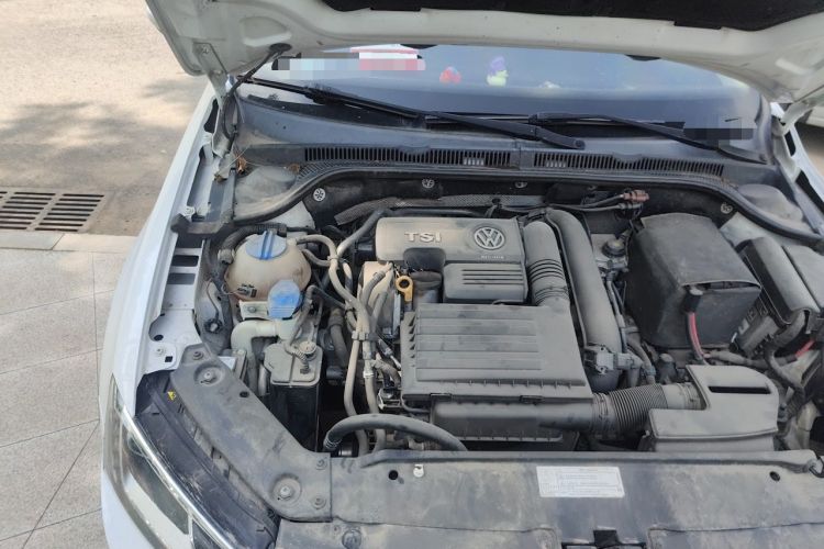 Used Volkswagen Sagitar 2017 230TSI Automatic Luxury Edition Engine Bay Right