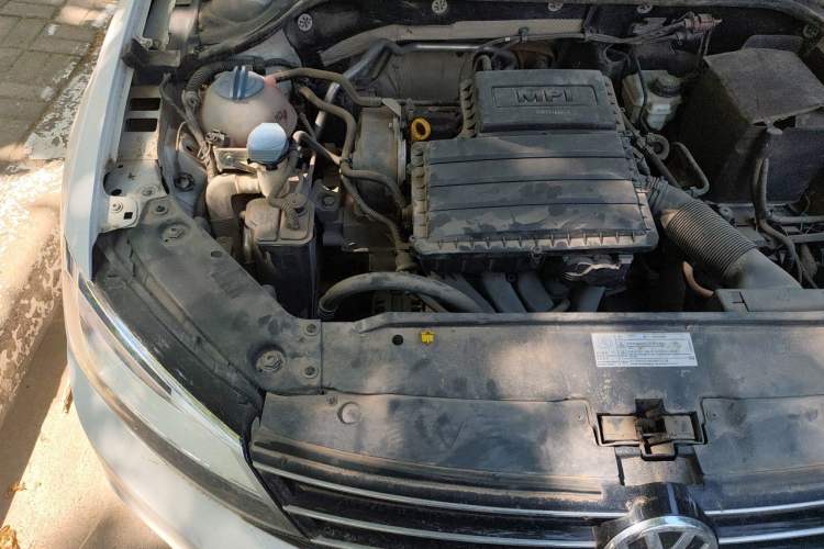 Used Volkswagen Sagitar 2017 1.6L Manual Comfort Model Engine Bay Right