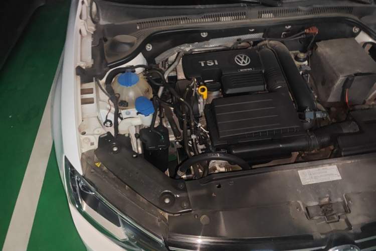 Used Volkswagen Sagitar 2017 230TSI Automatic Luxury Edition Engine Bay Right