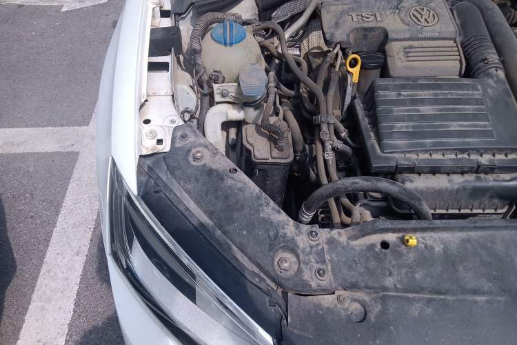 Used Volkswagen Sagitar 2017 230TSI Automatic Comfort Version Engine Bay Right