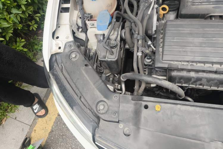 Used Volkswagen Sagitar 2017 230TSI Automatic Comfort Version Engine Bay Right