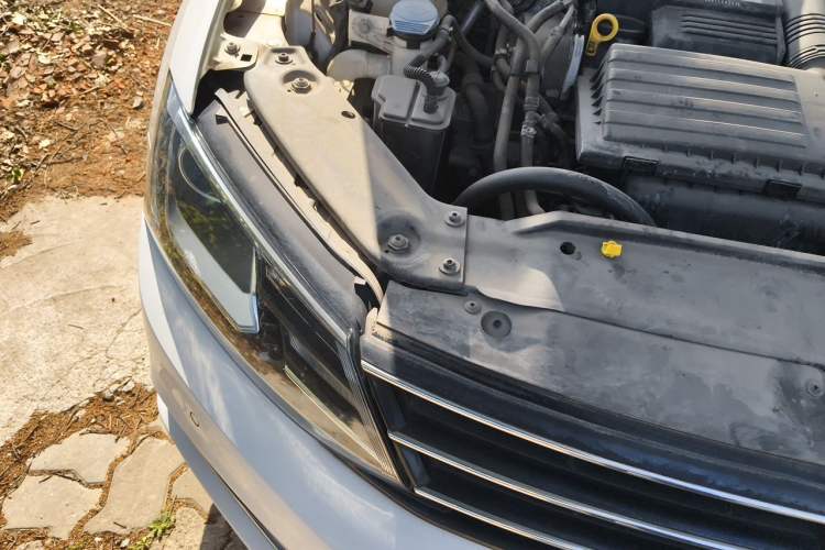 Used Volkswagen Sagitar 2017 230TSI Manual Luxury Model Engine Bay Right