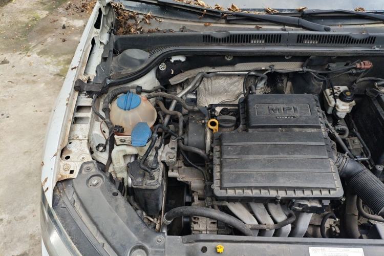 Used Volkswagen Sagitar 2017 1.6L Manual Comfort Model Engine Bay Right