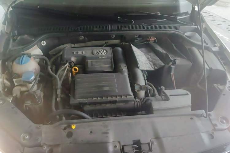 Used Volkswagen Sagitar 2017 230TSI Automatic Luxury Edition Engine Bay
