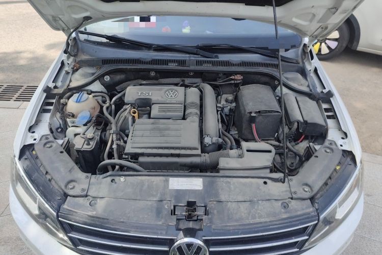 Used Volkswagen Sagitar 2017 230TSI Automatic Luxury Edition Engine Bay