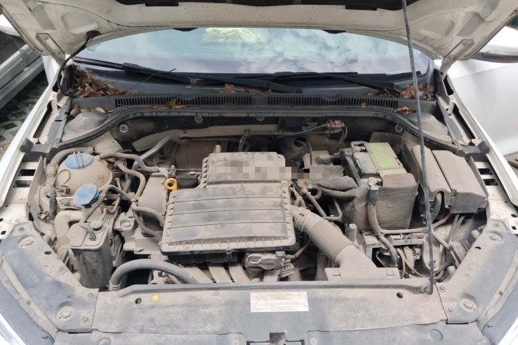 Used Volkswagen Sagitar 2017 1.6L Manual Comfort Model Engine Bay