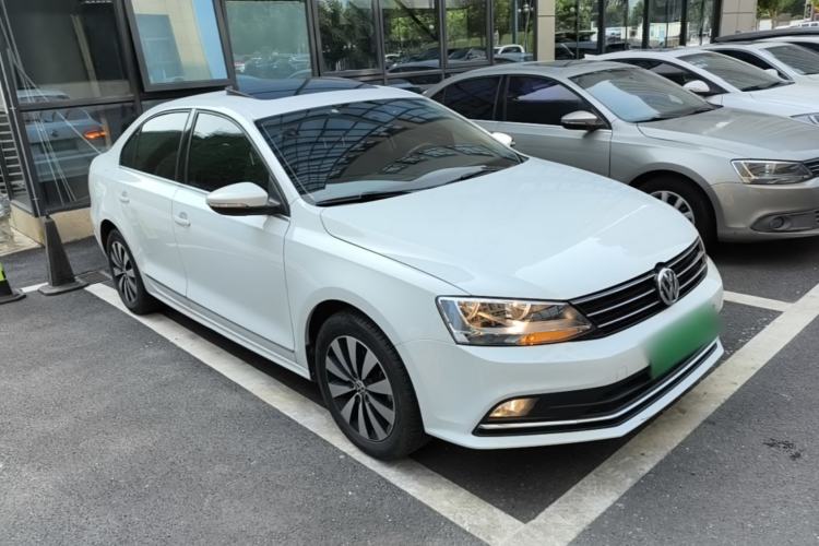 Used Volkswagen Sagitar 2017 230TSI Automatic Comfort Version Exterior 1