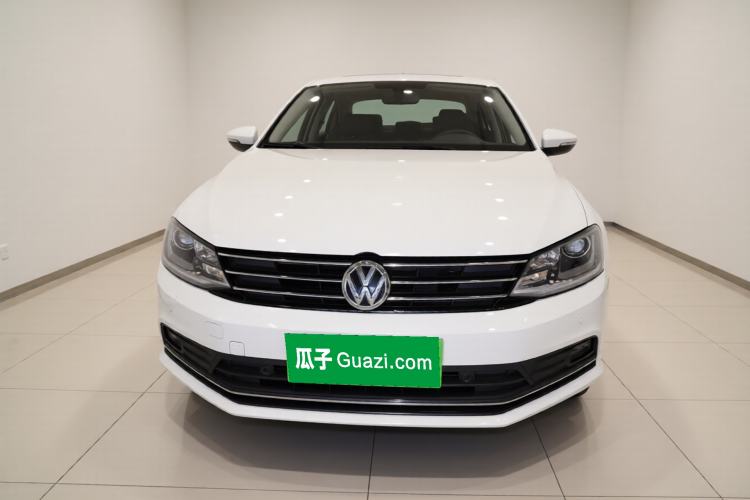 Used Volkswagen Sagitar 2017 230TSI Manual Luxury Model Exterior 1