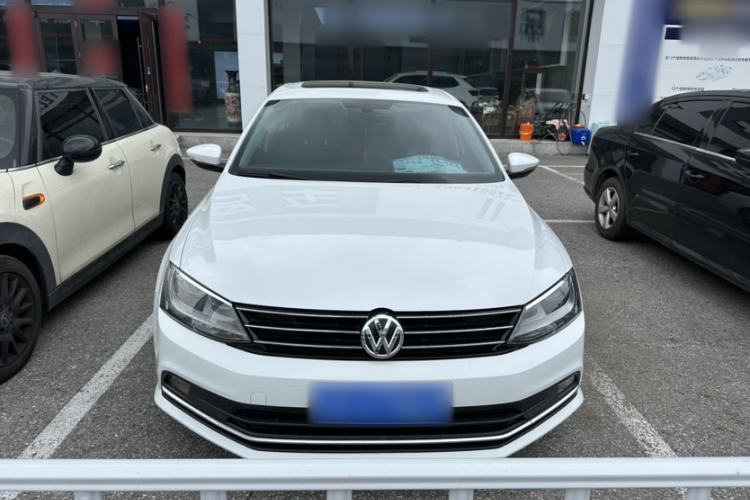 Used Volkswagen Sagitar 2017 180TSI Automatic Luxury Edition Exterior 1