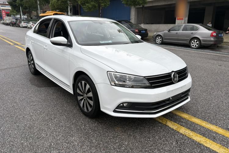 Used Volkswagen Sagitar 2017 180TSI Automatic Luxury Edition Exterior 1