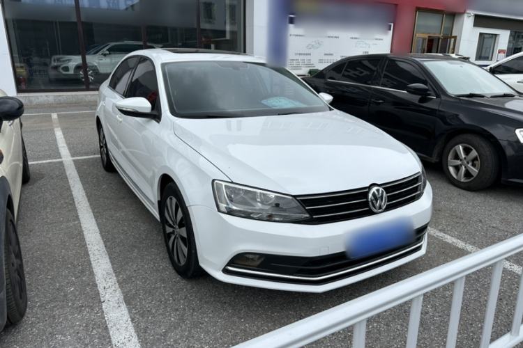 Used Volkswagen Sagitar 2017 180TSI Automatic Luxury Edition Exterior 2