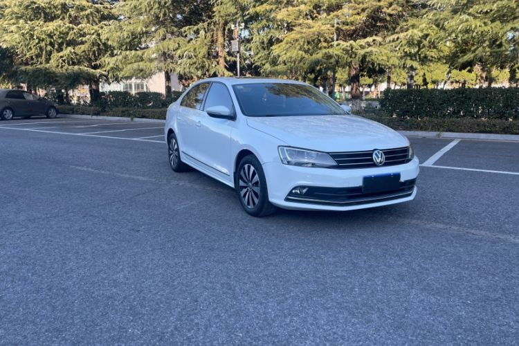 Used Volkswagen Sagitar 2017 180TSI Automatic Luxury Edition Exterior 2