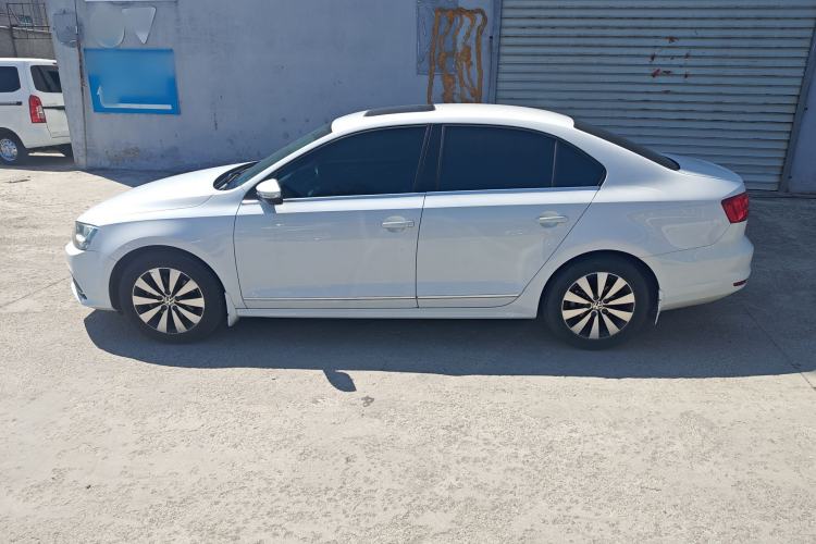 Used Volkswagen Sagitar 2017 230TSI Automatic Comfort Version Exterior 2