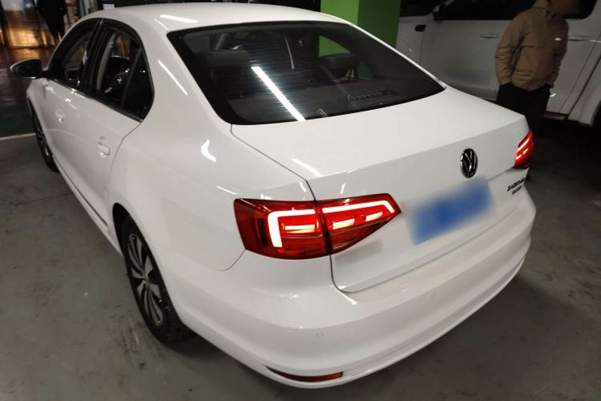 Used Volkswagen Sagitar 2017 180TSI Automatic Luxury Edition Exterior 2