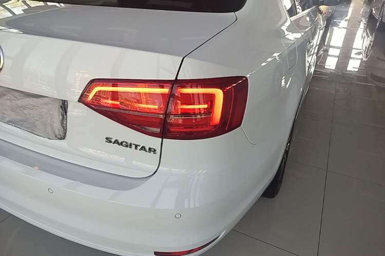 Used Volkswagen Sagitar 2017 1.6L Automatic Comfort Model Exterior 3