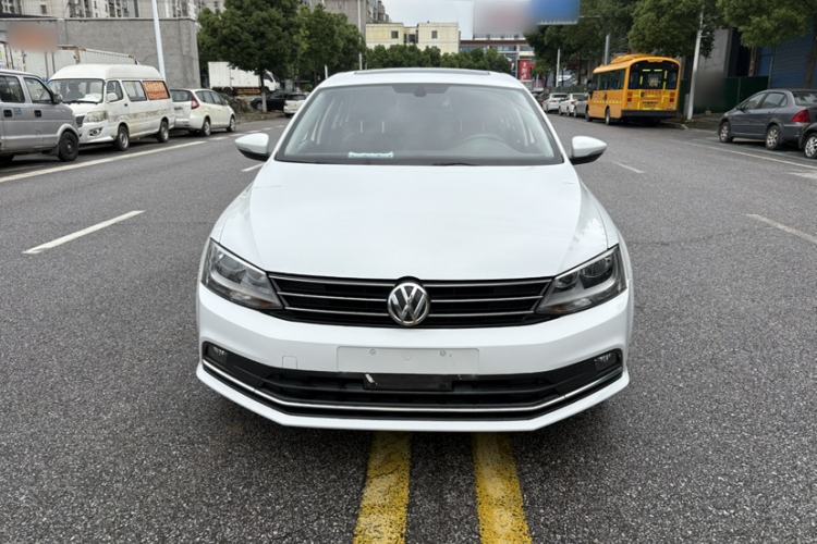 Used Volkswagen Sagitar 2017 180TSI Automatic Luxury Edition Exterior 3