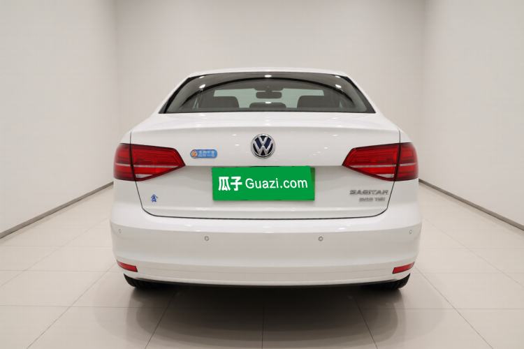 Used Volkswagen Sagitar 2017 230TSI Manual Luxury Model Exterior 4